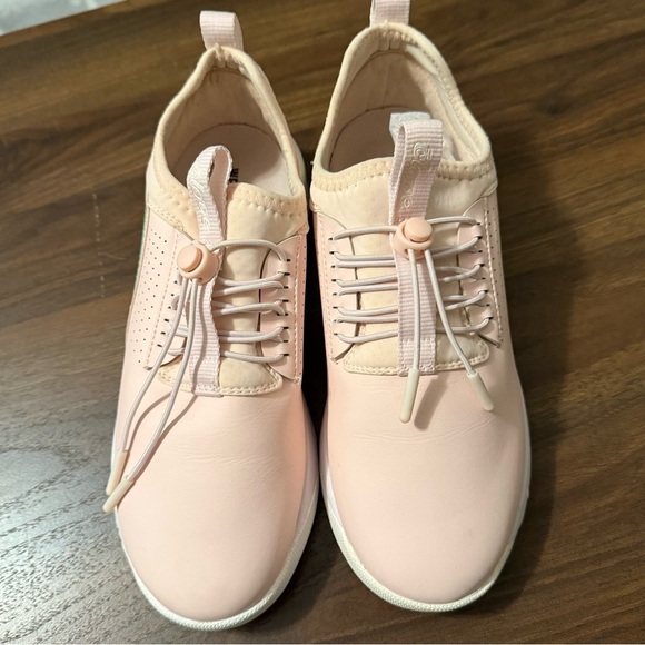 Limited Edition Clove 2021 Light Pink Holographic Sneakers Women’s 7.5 - Picture 2 of 10